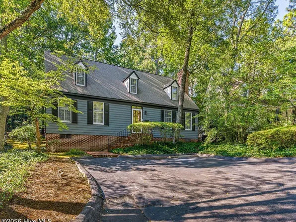 13 Village In The Woods Circle, Southern Pines, NC 28387