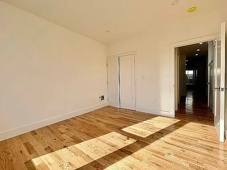 936 4th Ave #1 — Photo 5