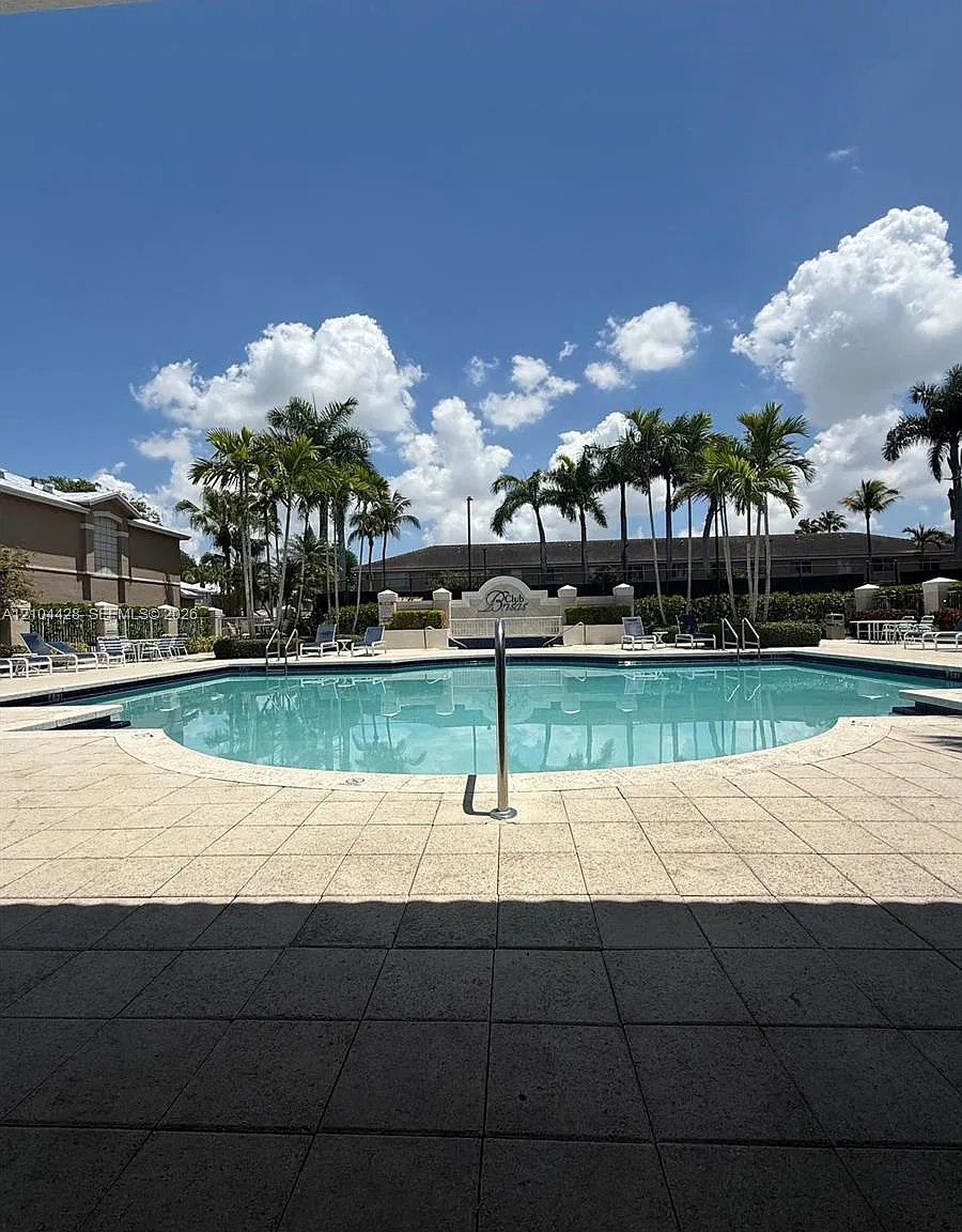 Las Brisas At Doral — Photo 1