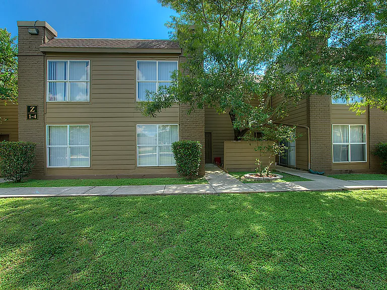 CrestWind Townhomes and Apartments — Photo 34