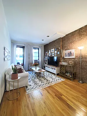 Rented by City Connections Realty | media 1