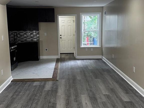 5th image of 4934 N Franklin St