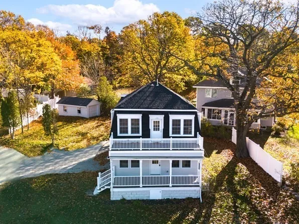 291 Rockland St, Hingham, MA 02043