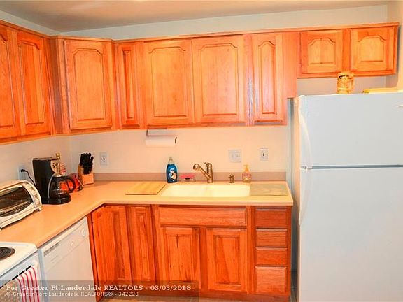 3rd image of 6453 Bay Club Dr APT 3