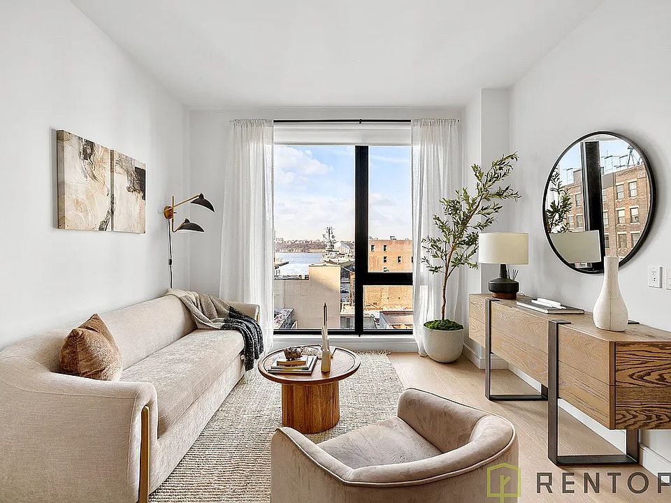 1st image of 622 11th Ave #226