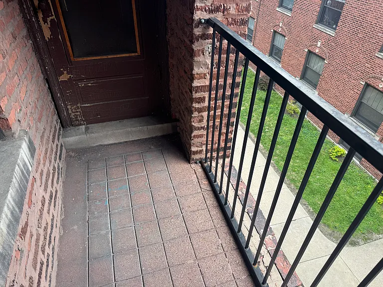 2870 N Clark St #1 — Photo 4