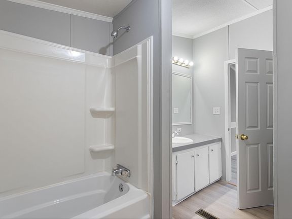 4th image of 214 Marlena Ave