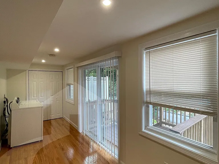 81 Moreland St — Photo 13