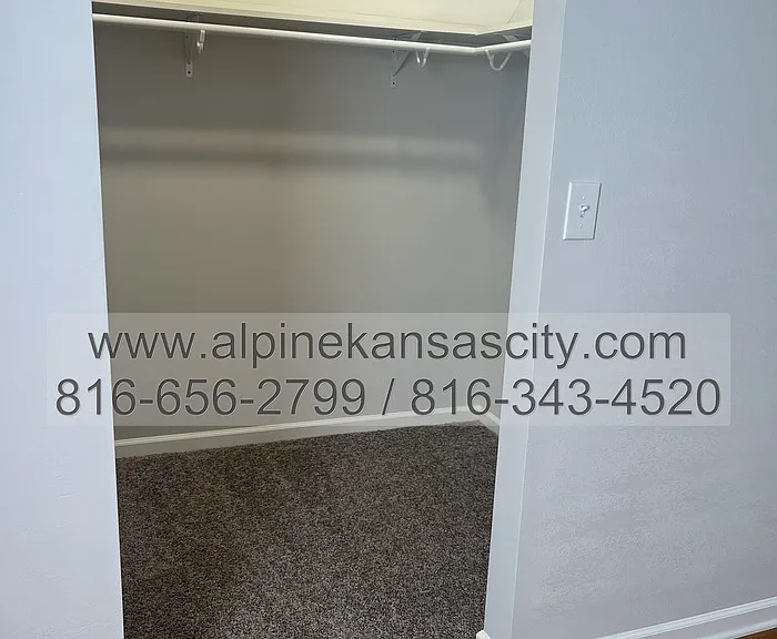 7131 Main St #UPPER — Photo 9