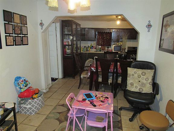 5th image of 2802 San Salvador St