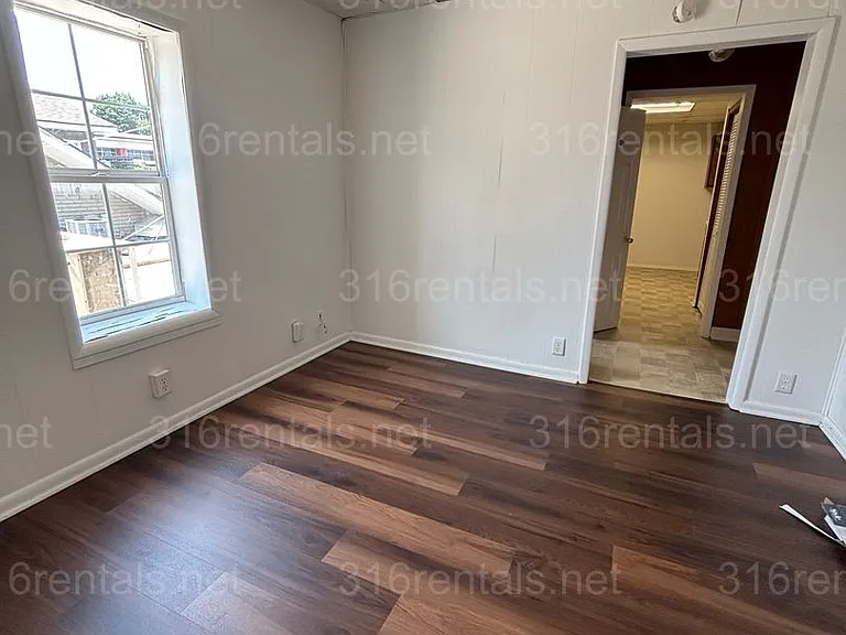 Pine & Gordy Apartments — Photo 6