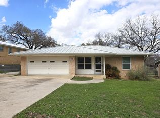 1401 W Avenue B, Lampasas, TX 76550