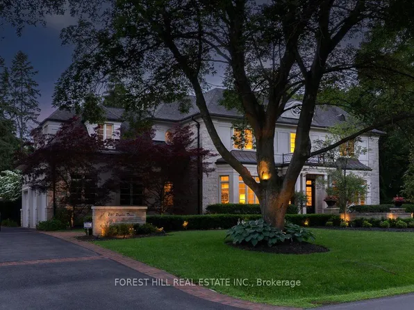 240 Poplar Dr, Oakville, ON L6J 4C8