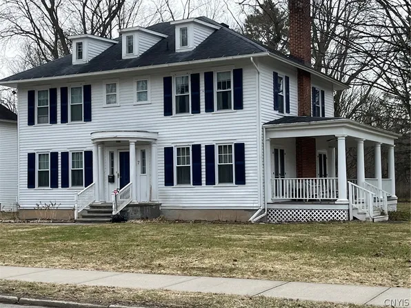 7 W Kendrick Ave, Hamilton, NY 13346