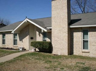 1331 Beechwood Dr, Lewisville, TX 75067