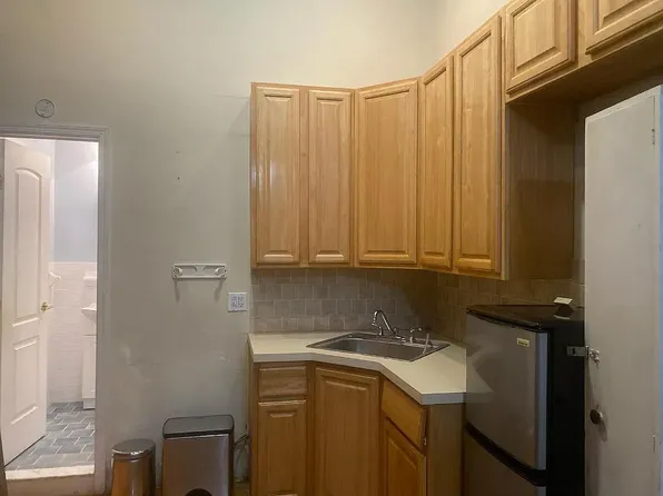 404 W 48th St APT 1A, Manhattan, NY 10036