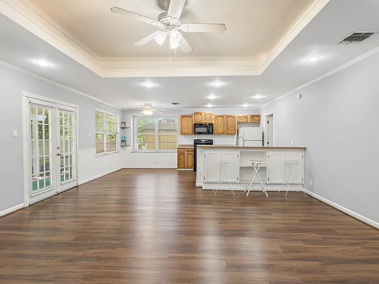 4823 Blue Heron St — Photo 5