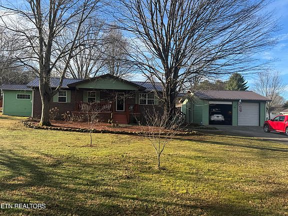 2nd image of 457 Oakhill Dr
