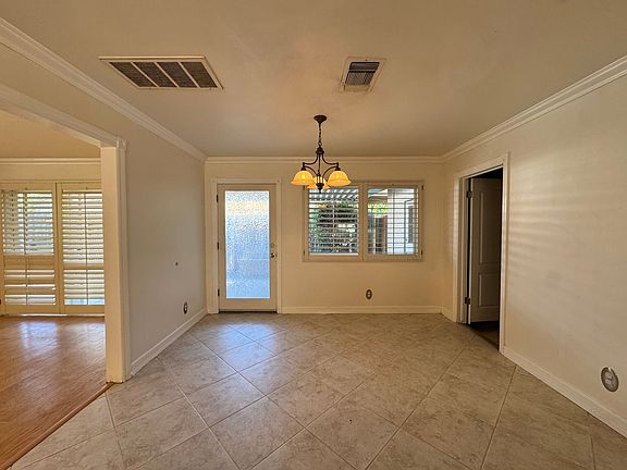 4th image of 6024 Eugene Pl