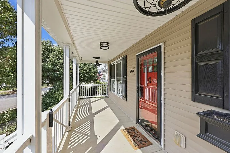 3 bed, 2.5 bath, 2225 sqft, $2,795 — Photo 2