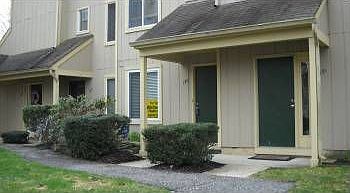 1st image of 130 Woodlake Dr
