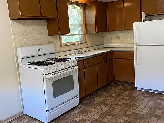 4th image of 4805 N Normandy Ave #2D