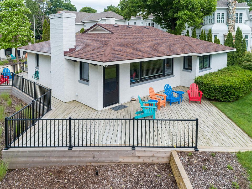 1st image of 4585 N Lakeshore Dr