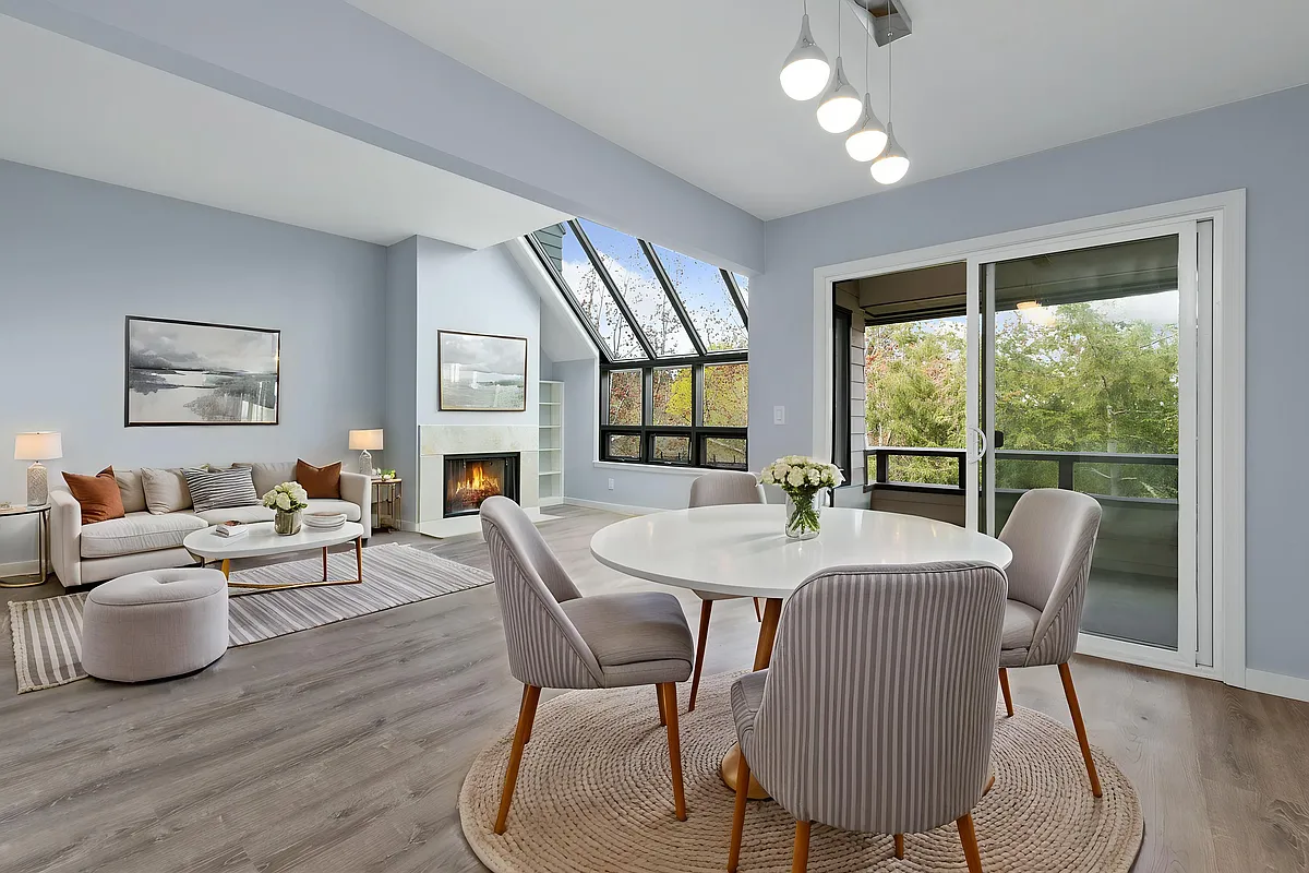 Virtural Staged - 6300 Sand Point Way NE #302