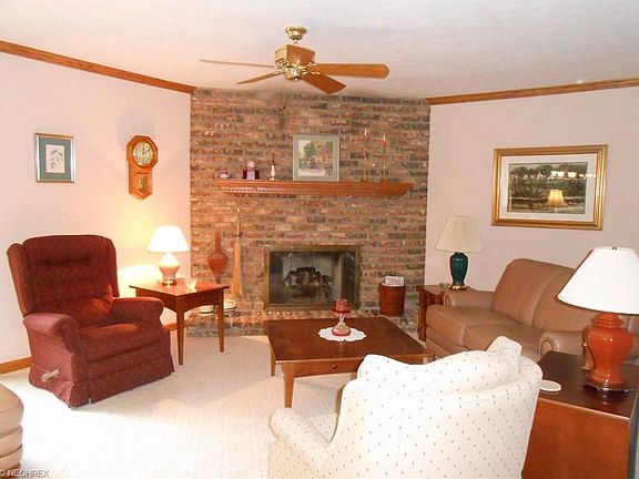 5th image of 188 Colonial Dr