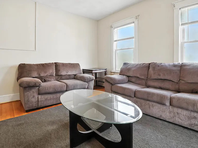209 Main St #4 — Photo 17