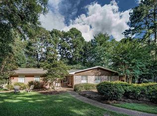 2249 Greenbriar Dr, Jackson, MS 39211