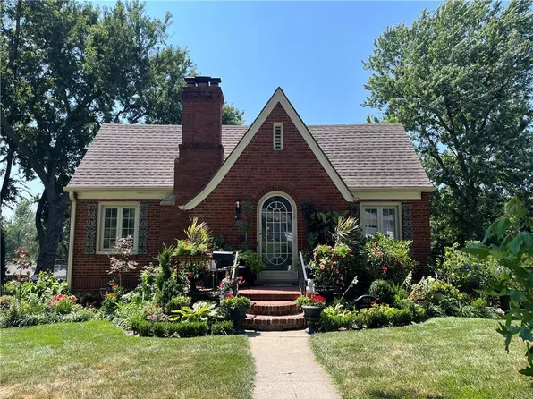 904 Ashland Ct, Saint Joseph, MO 64506