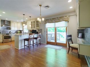 93 Thomas St, Hamden, CT 06514