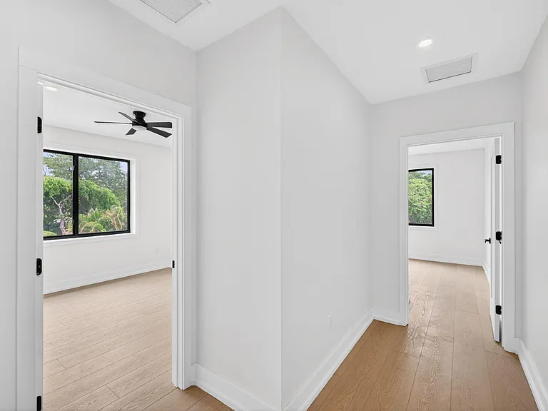 507 SW 11th St — Photo 39