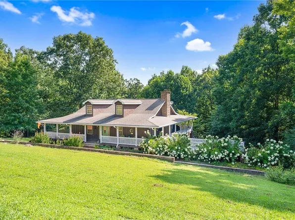 204 Deerfield Ln NW, Sugar Valley, GA 30746
