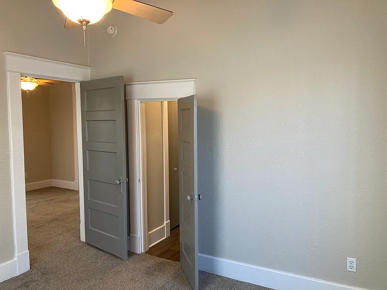 317 E Patti Page Blvd — Photo 34