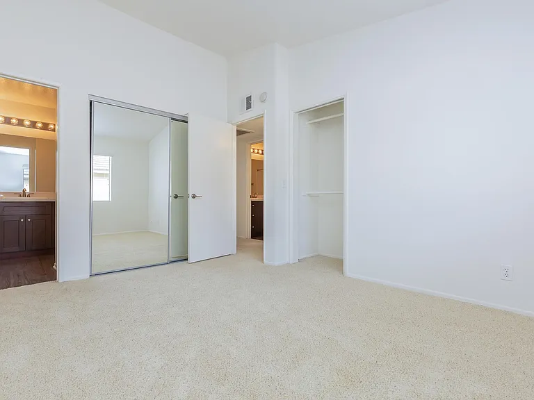 Windrose Apartments — Photo 20