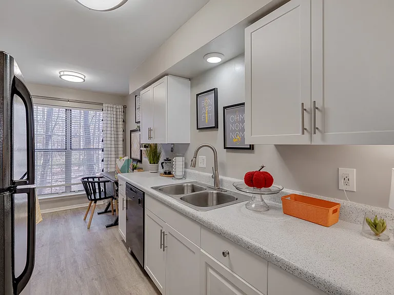 Trailwood Crossing Apartments — Photo 2