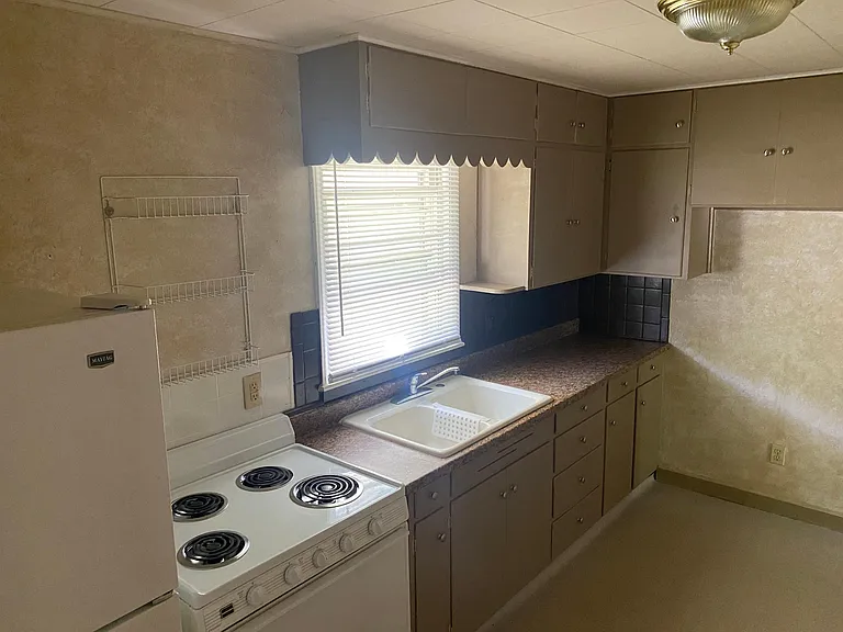 3810 Miller Rd — Photo 3