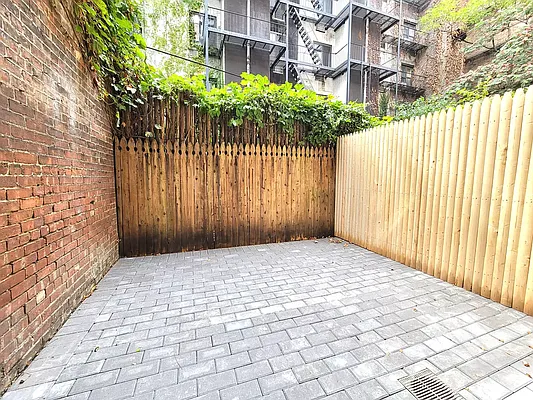 Rented by Compass | media 6