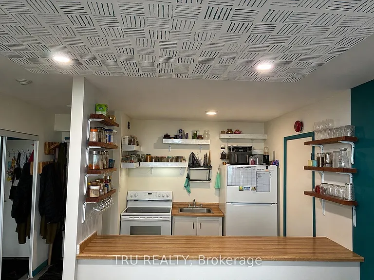 2019 Bank St #801 — Photo 3