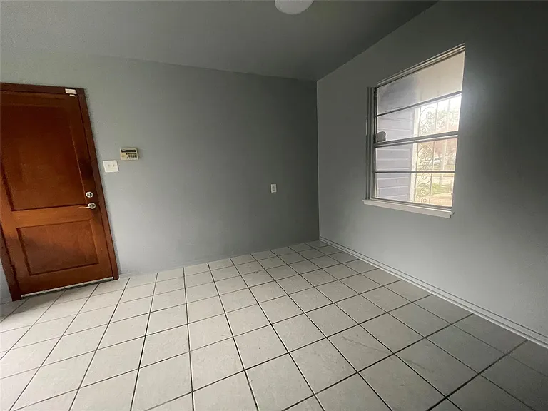 4810 Airport Blvd — Photo 7