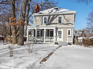 126 Grove St, Mundelein, IL
