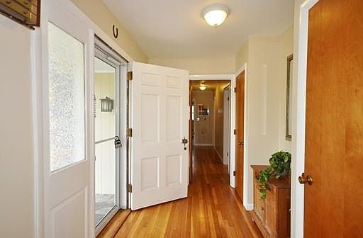 4th image of 1 Greenwood Ln