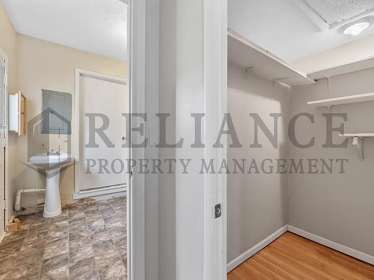 2732 N Grove St — Photo 24
