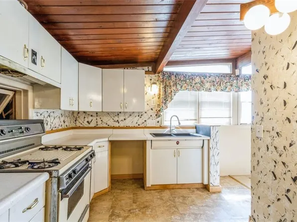 11120 E 35th Ter S, Independence, MO 64052