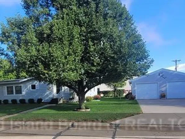 110 E North St, Bradshaw, NE 68319