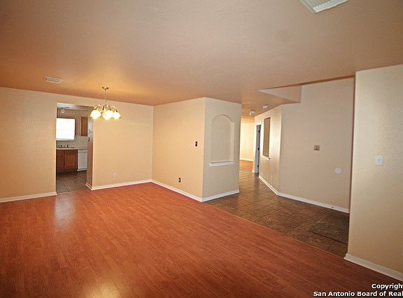 3rd image of 166 Spice Oak Ln