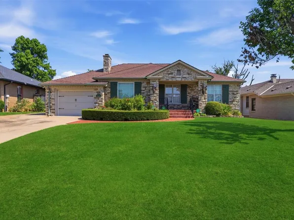1205 Marlboro Ln, Nichols Hills, OK 73116