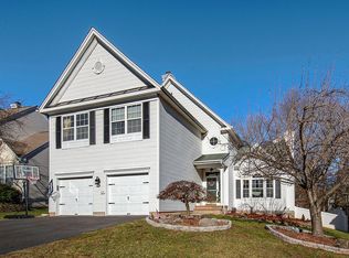 35 Plantation Rd, Whitehouse Station, NJ 08889